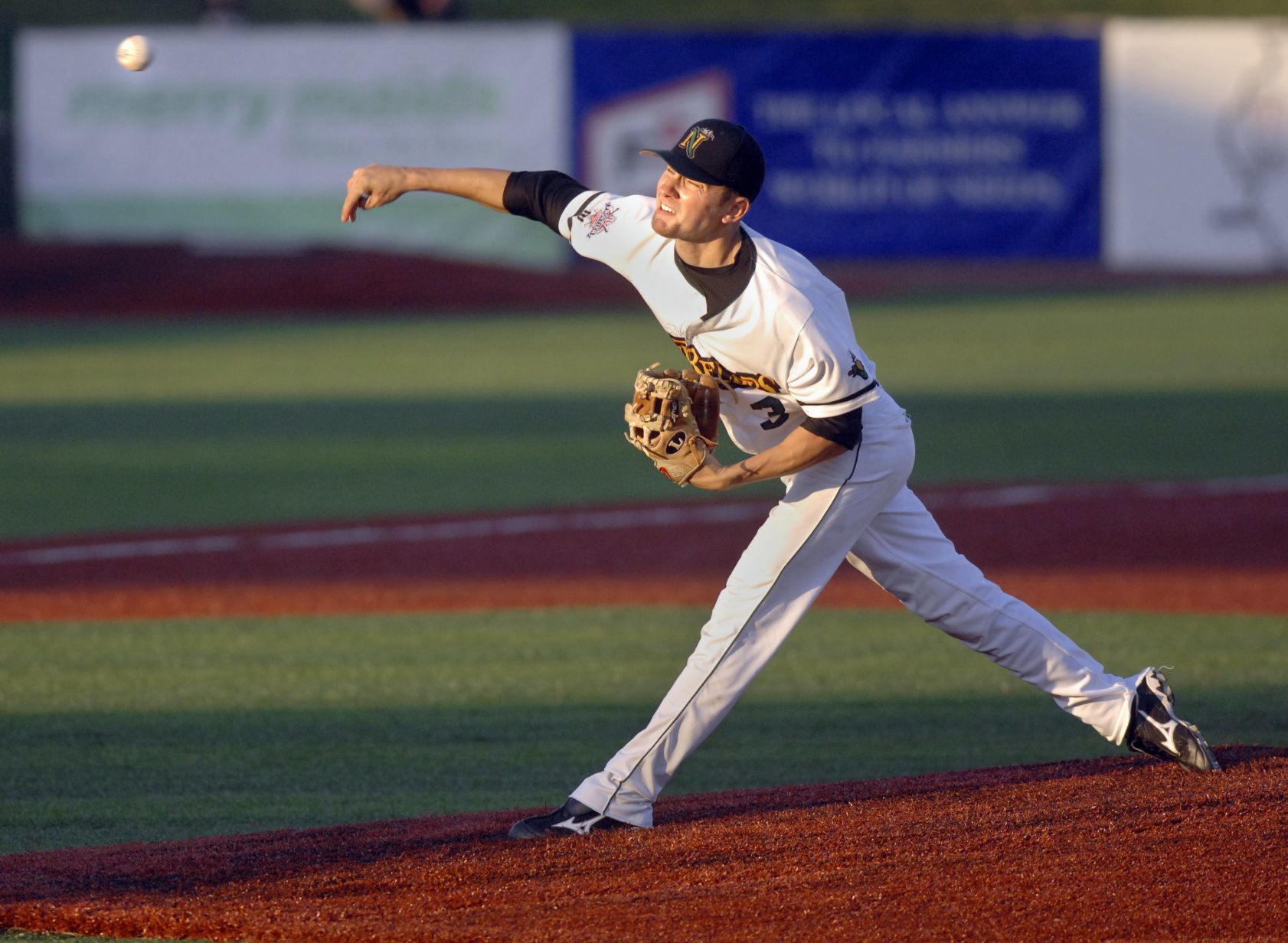 2012: CornBelters vs. Riverhawks
